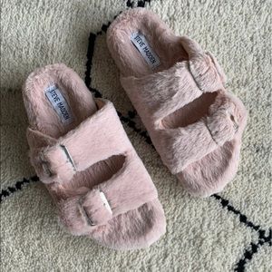 6 womens Steve Madden fuzzy slippers